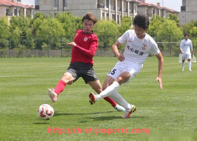 JN江南体育-法甲巴黎三前锋阵容:巴黎的三前锋阵容与攻击力的威胁